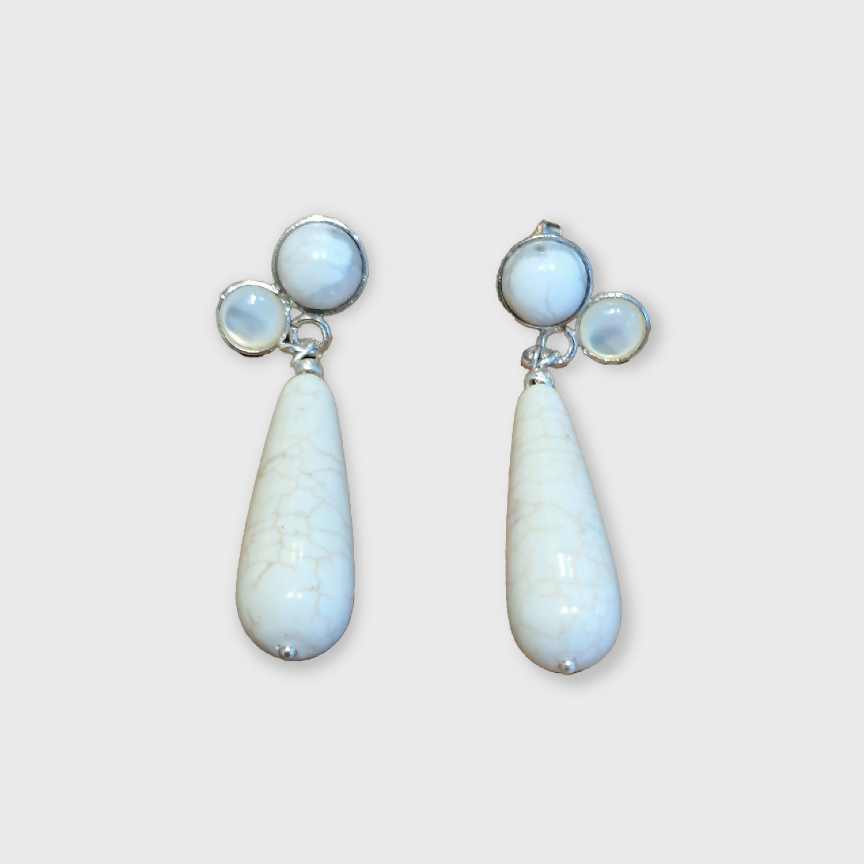 boucles_doreilles_en_argent_avec_cabochons_et_perles_de_jade_blanc_thierry_dhaine copie | EMPREINTES Paris