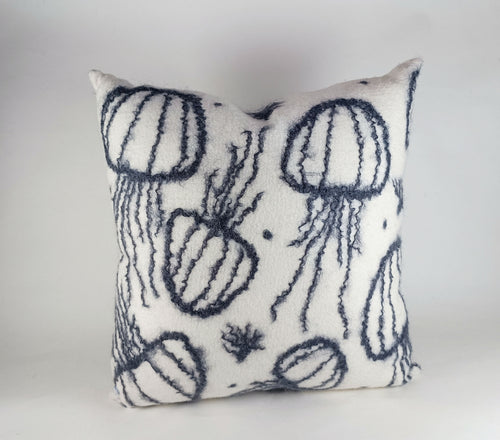 coussin_carre_en_feutre_de_laine_decor_meduses_atelier_lanzetta copie | EMPREINTES Paris - EMPREINTES Paris