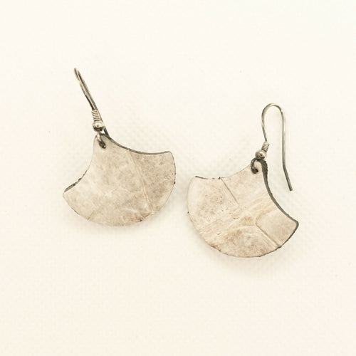 boucles_doreilles_gingko_himalaya_25cm_julie_troncin_maroquinerie copie | EMPREINTES Paris - EMPREINTES Paris