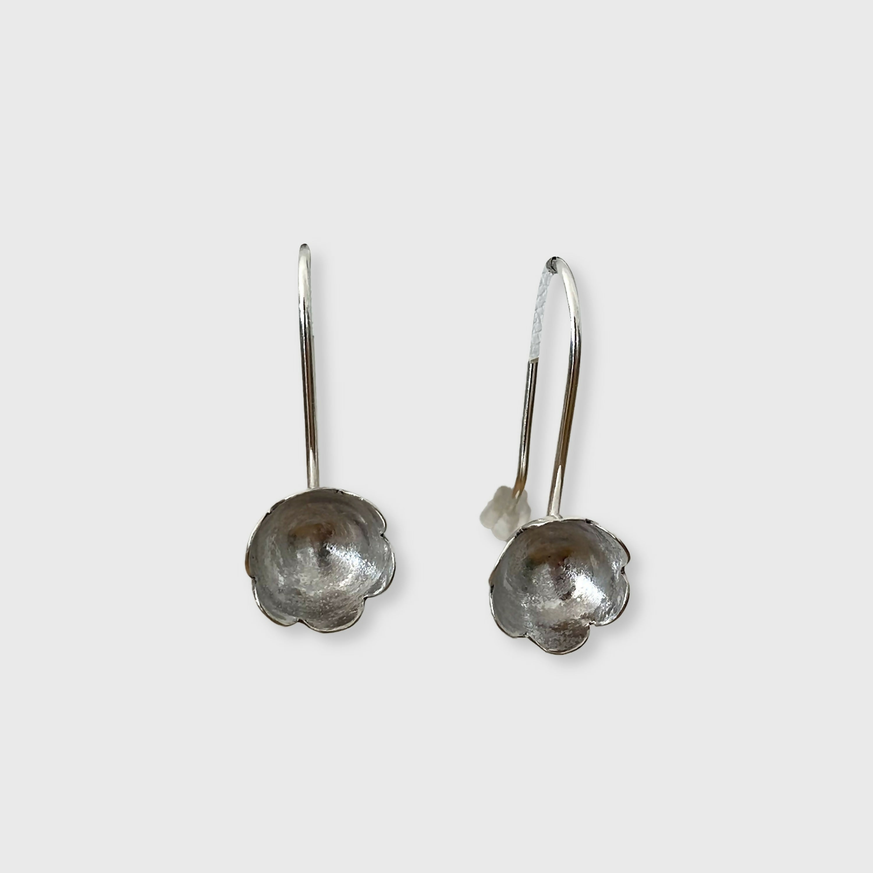 boucles_doreilles_fleurs_en_argent_massif_martele_artyssia copie | EMPREINTES Paris