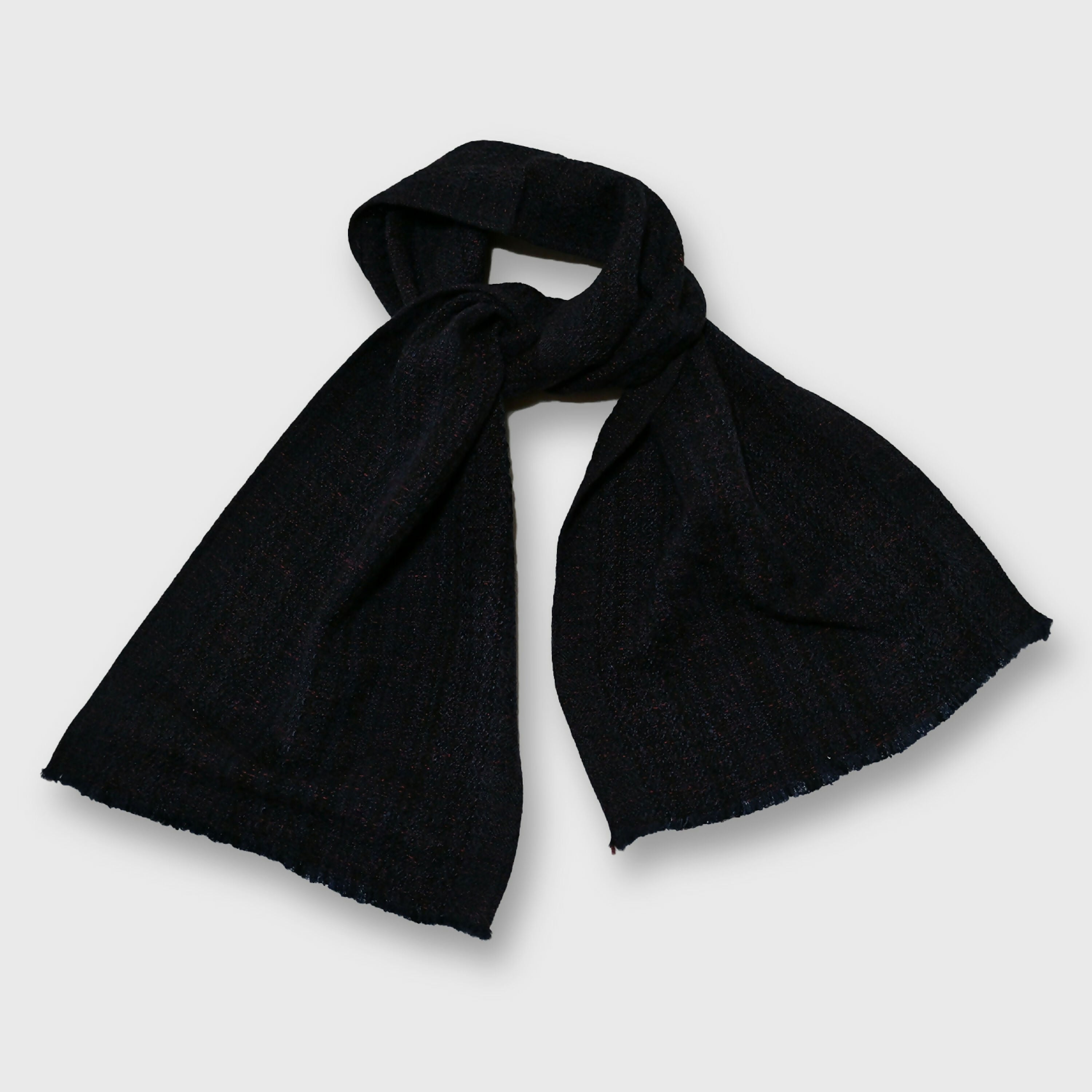 echarpe_noire_de_jais_creation_tissages_francois_vieillard copie | EMPREINTES Paris