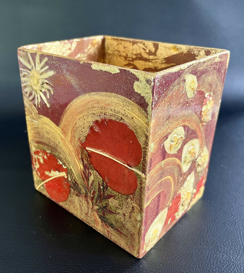 vase_carton_laque_eucalyptus_atelier_solange_godard copie | EMPREINTES Paris - EMPREINTES Paris