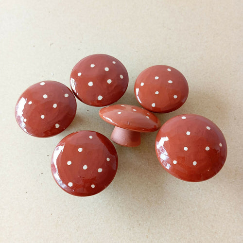 petit_champignon_decoratif_en_faience_rouge_georgie_blin_ceramiste copie | EMPREINTES Paris - EMPREINTES Paris