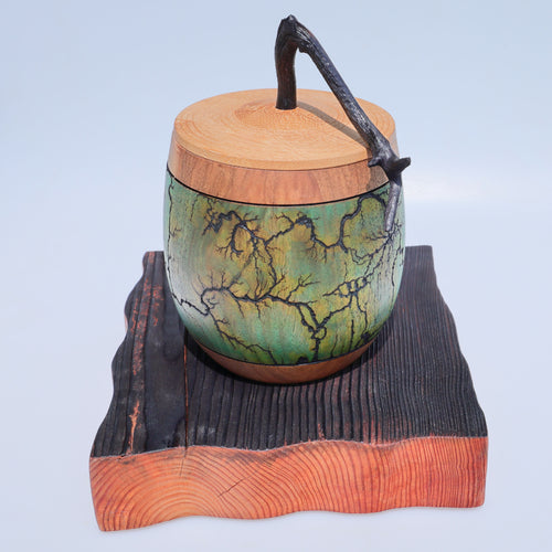 boite_decorative_en_bois_de_noyer_et_de_bambou_sur_support_en_meleze_latelier_du_mercantour copie | EMPREINTES Paris - EMPREINTES Paris