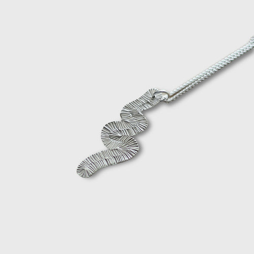 Collier volute grand zigzag strié en argent massif recyclé 925 | EMPREINTES Paris - EMPREINTES Paris