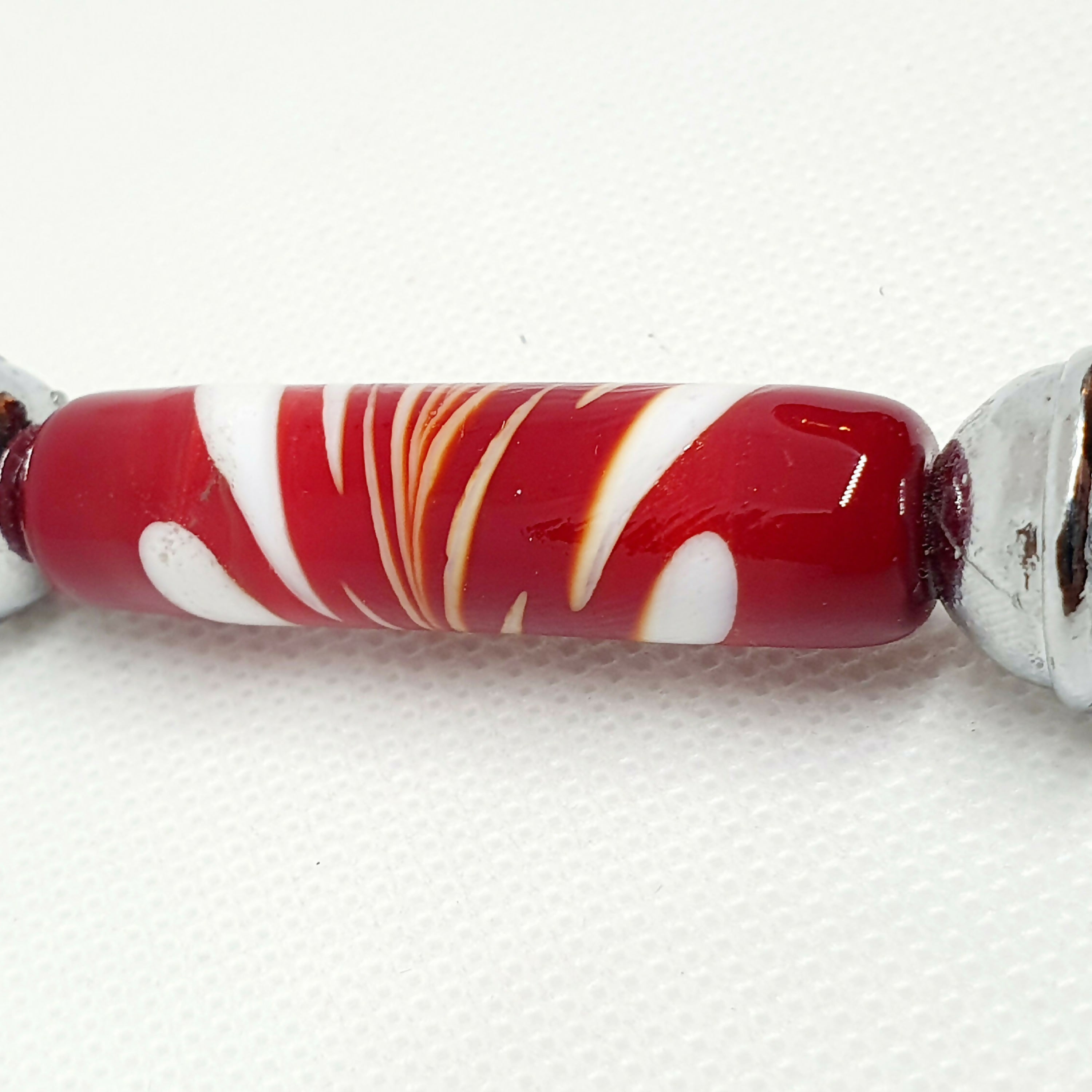 Décapsuleur en verre de Murano rouge et blanc | EMPREINTES Paris