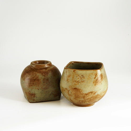 Tasse en grès - ocre avec kanji 'thé' | EMPREINTES Paris - EMPREINTES Paris