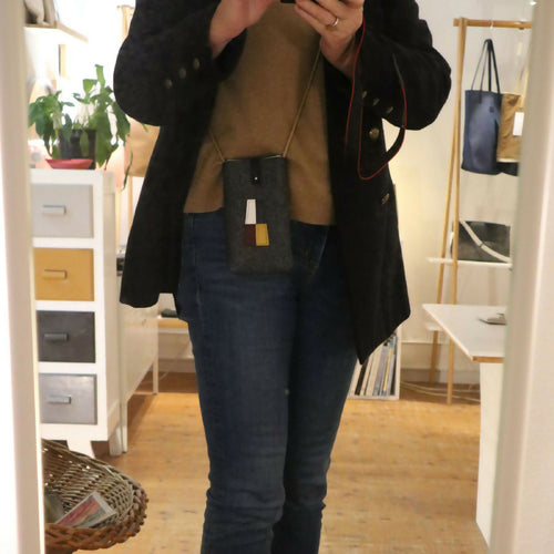 poche_telephone_nautic_–_pennant_n°_9_sylvie_strohl | EMPREINTES Paris - EMPREINTES Paris