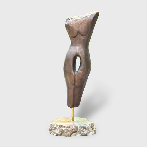 Figurine 1 en pierre calcaire de l'île de Ré, patiné bronze | EMPREINTES Paris - EMPREINTES Paris