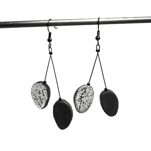 boucles_doreilles_kuro_fuli_palla_tenchi_2_charcoal_eskimeit copie | EMPREINTES Paris - EMPREINTES Paris