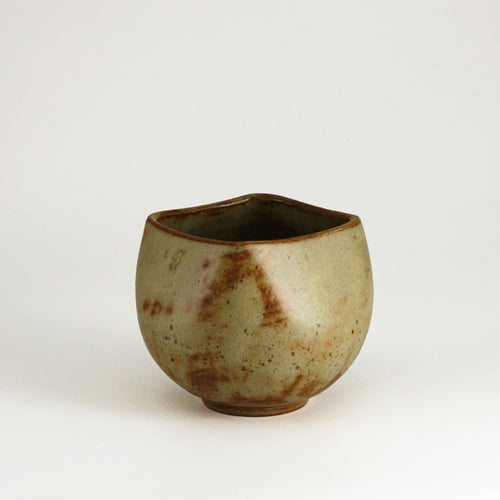 Tasse en grès - ocre avec kanji 'thé' | EMPREINTES Paris - EMPREINTES Paris