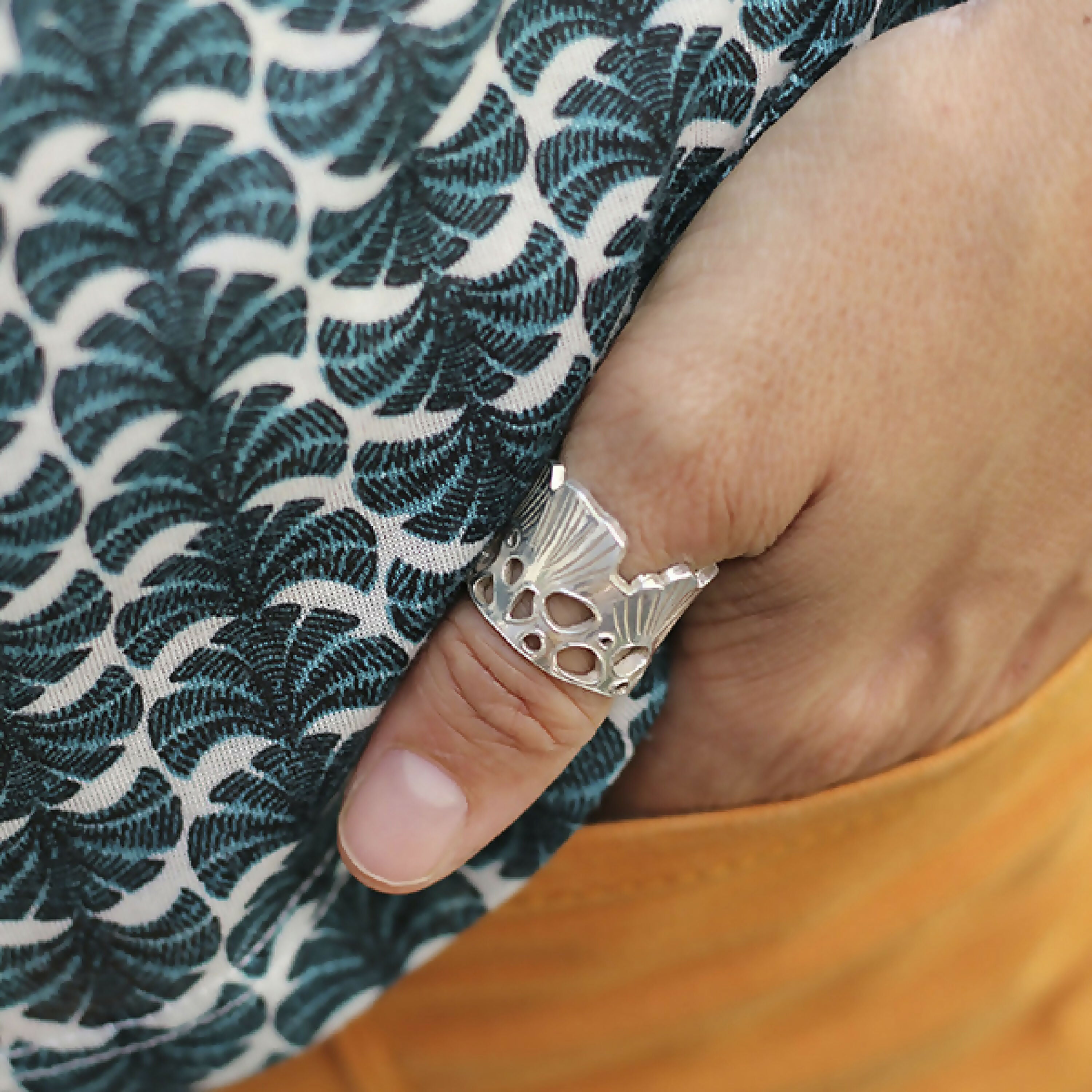 Bague réglable de la collection Corolle, inspirée des fleurs | EMPREINTES Paris