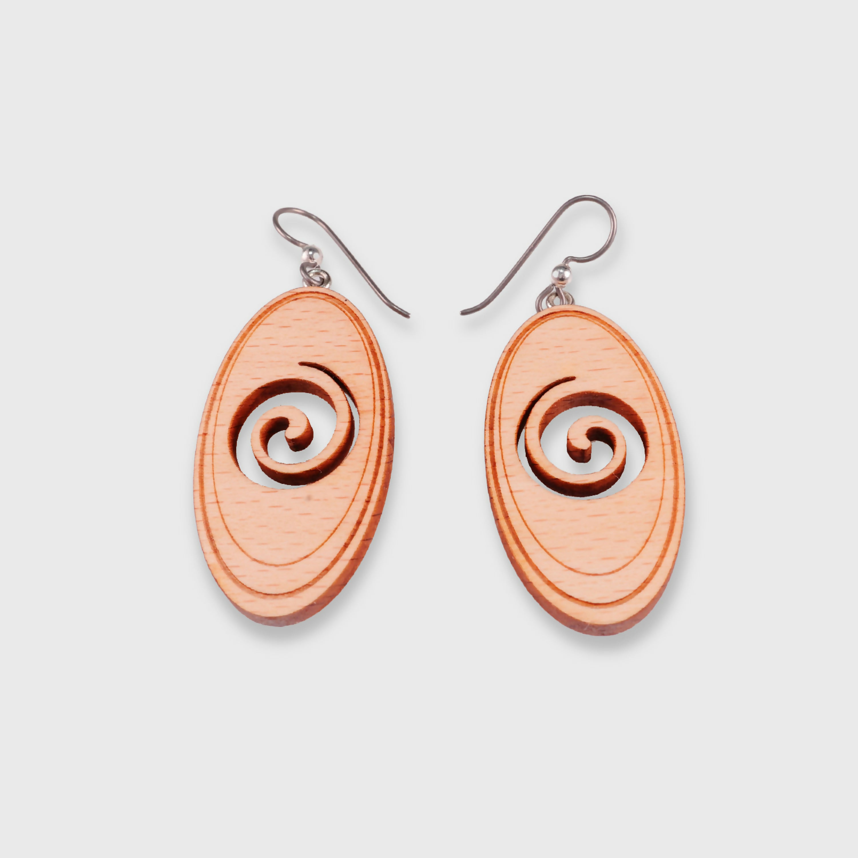 boucles_doreilles_spirale_en_bois_de_hetre_latelier_du_mercantour copie | EMPREINTES Paris
