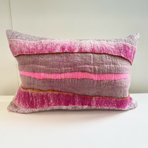 coussin_collection_strates_roses_iv_accords_feutres copie | EMPREINTES Paris - EMPREINTES Paris