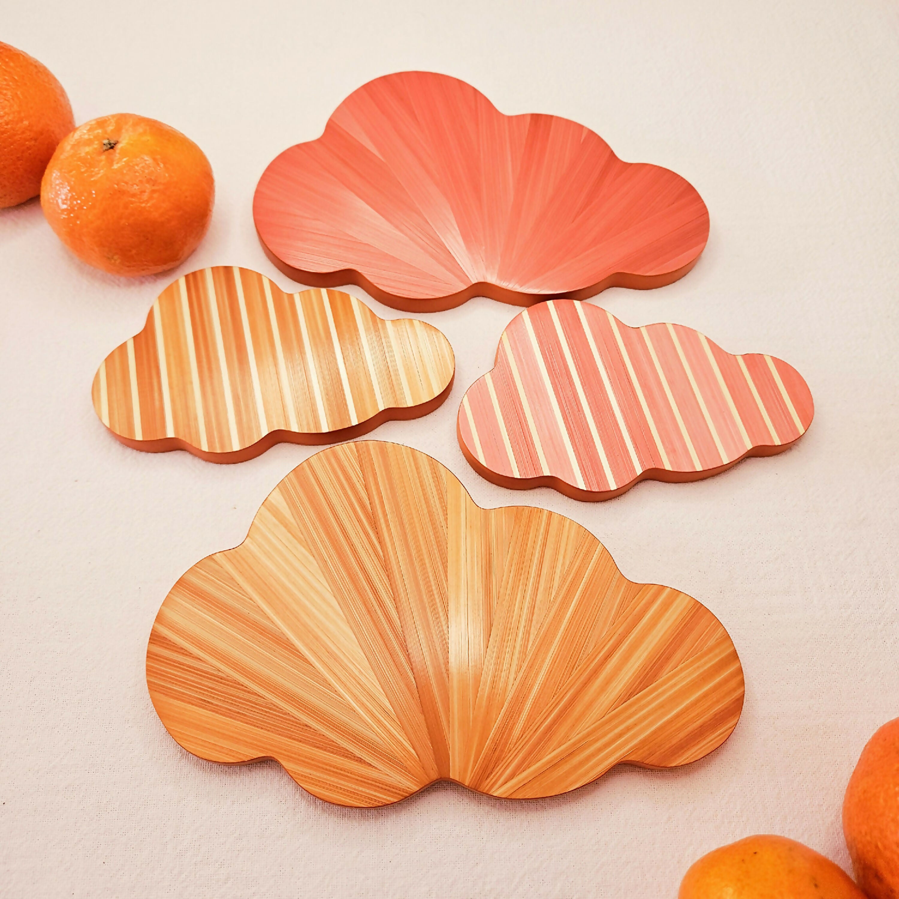 serie_pop_duo_de_nuages_en_marqueterie_de_paille_orange_hop_studio copie | EMPREINTES Paris