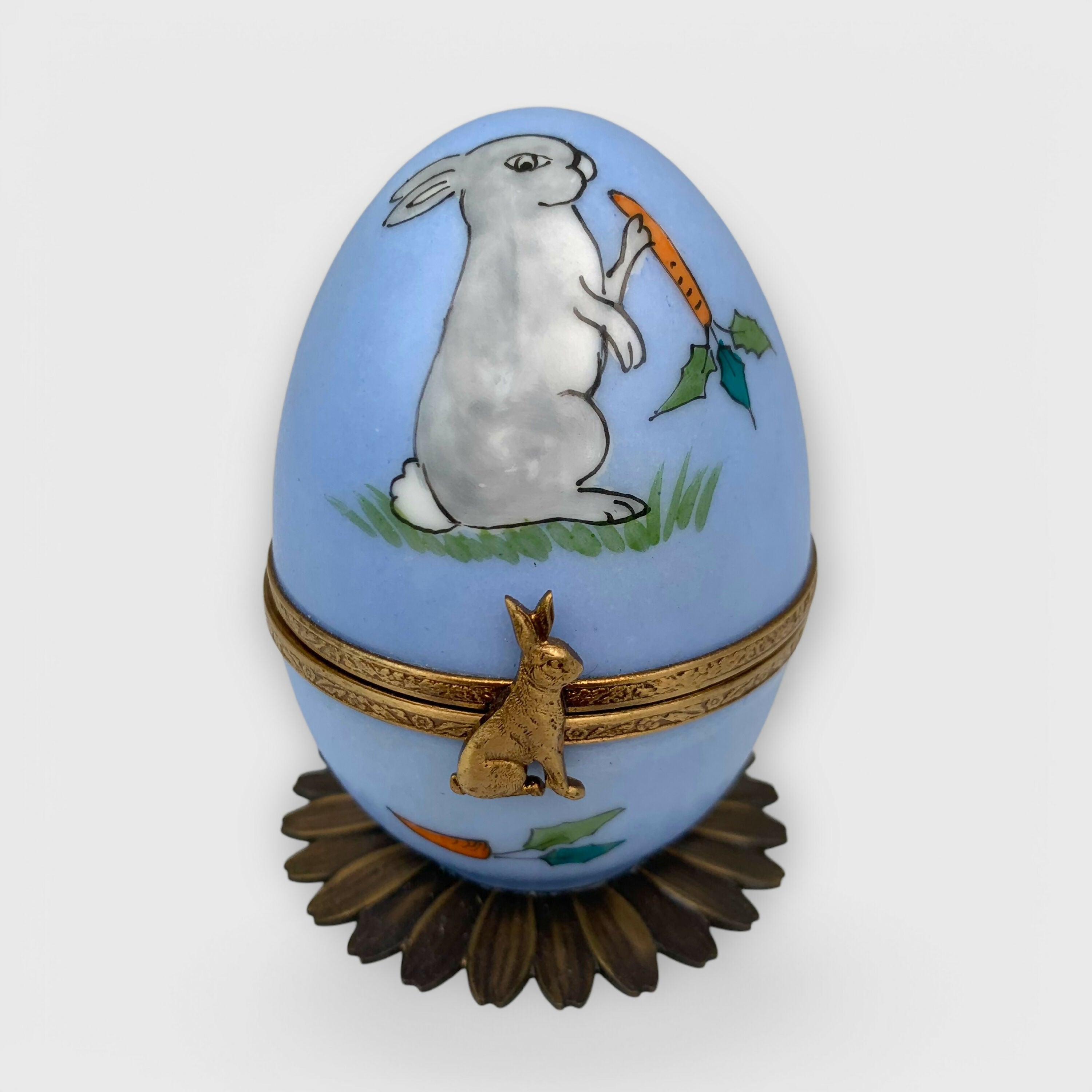 paques_automate_oeuf-style-faberge_cadeau-paques_lapin_cadeau-naissance_fete-des meres_noce-porcelaine_Limoges_enfantin_romantique_original_oeuf-collection_lapin-carotte_la-lettre-a-elise_beethoven_boite-a-musique_oeuf-musical | EMPREINTES Paris