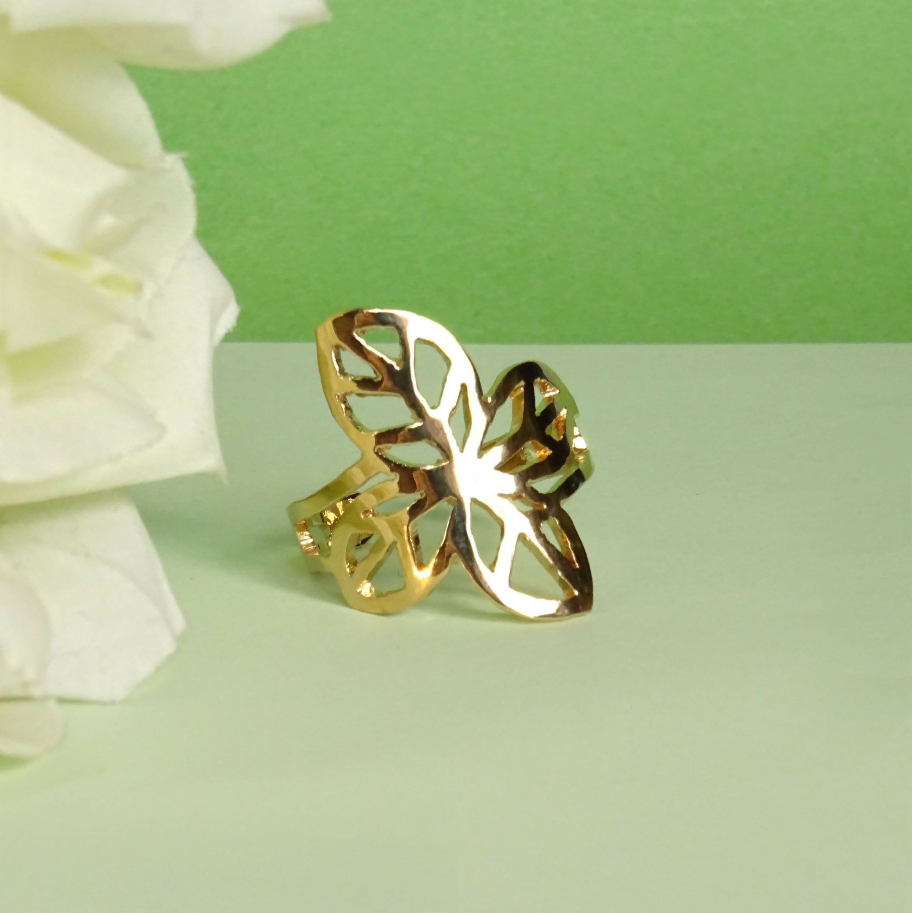 bague_trefle_a_quatre_feuilles_plaque_or_lumiss_design copie | EMPREINTES Paris