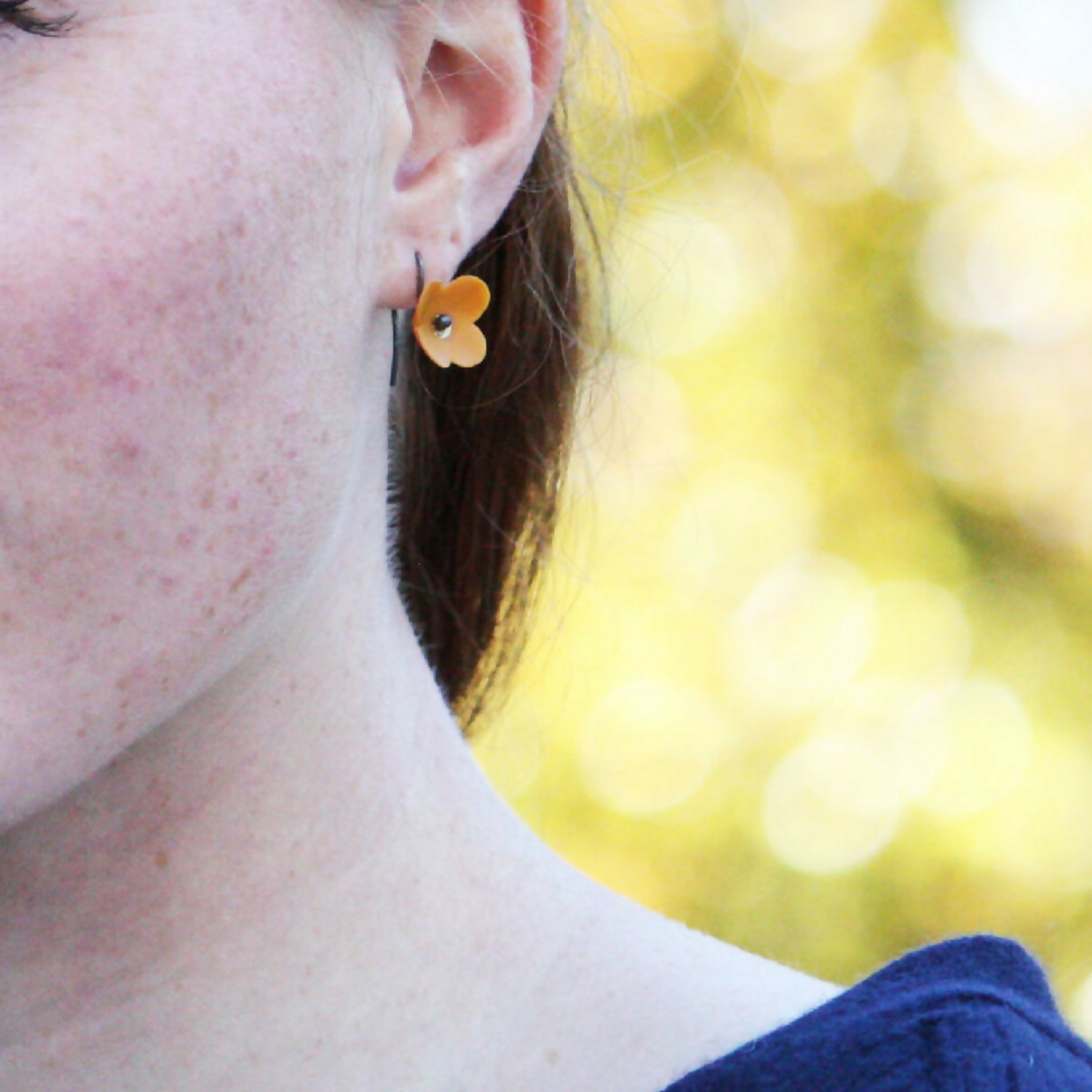 boucles_doreilles_camelia_ocre_jaune_aurelie_lejeune copie | EMPREINTES Paris