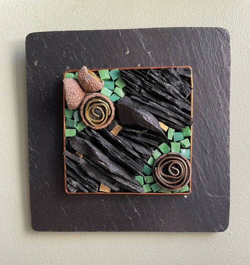 tableau_mini_en_mosaique_vert_ardoise_cupules_ii_musea_mosaique copie | EMPREINTES Paris - EMPREINTES Paris