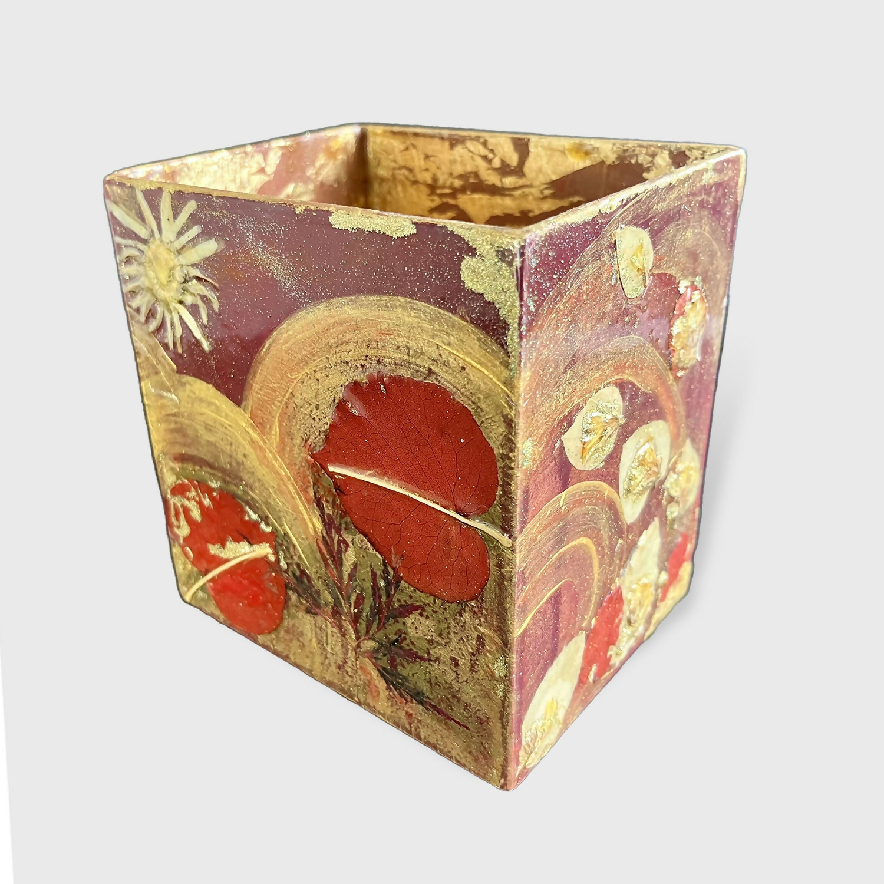 vase_carton_laque_eucalyptus_atelier_solange_godard copie | EMPREINTES Paris