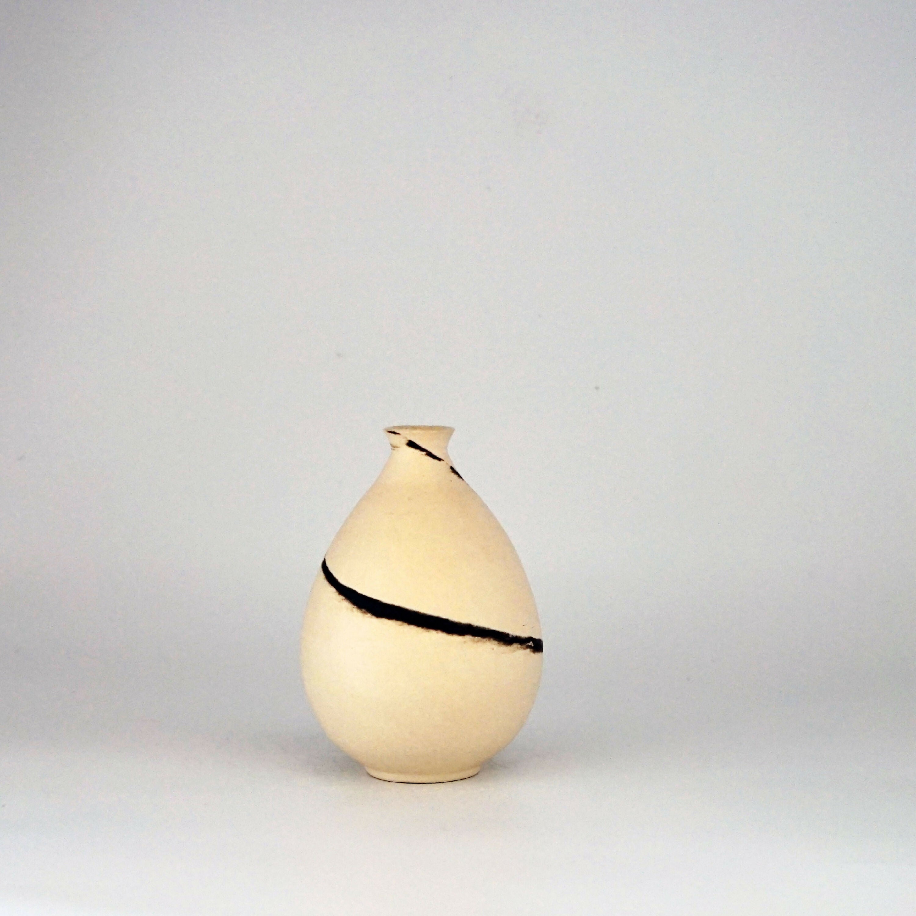 petit_soliflore_blanc_et_noir_serie_nuages_1_potje copie | EMPREINTES Paris