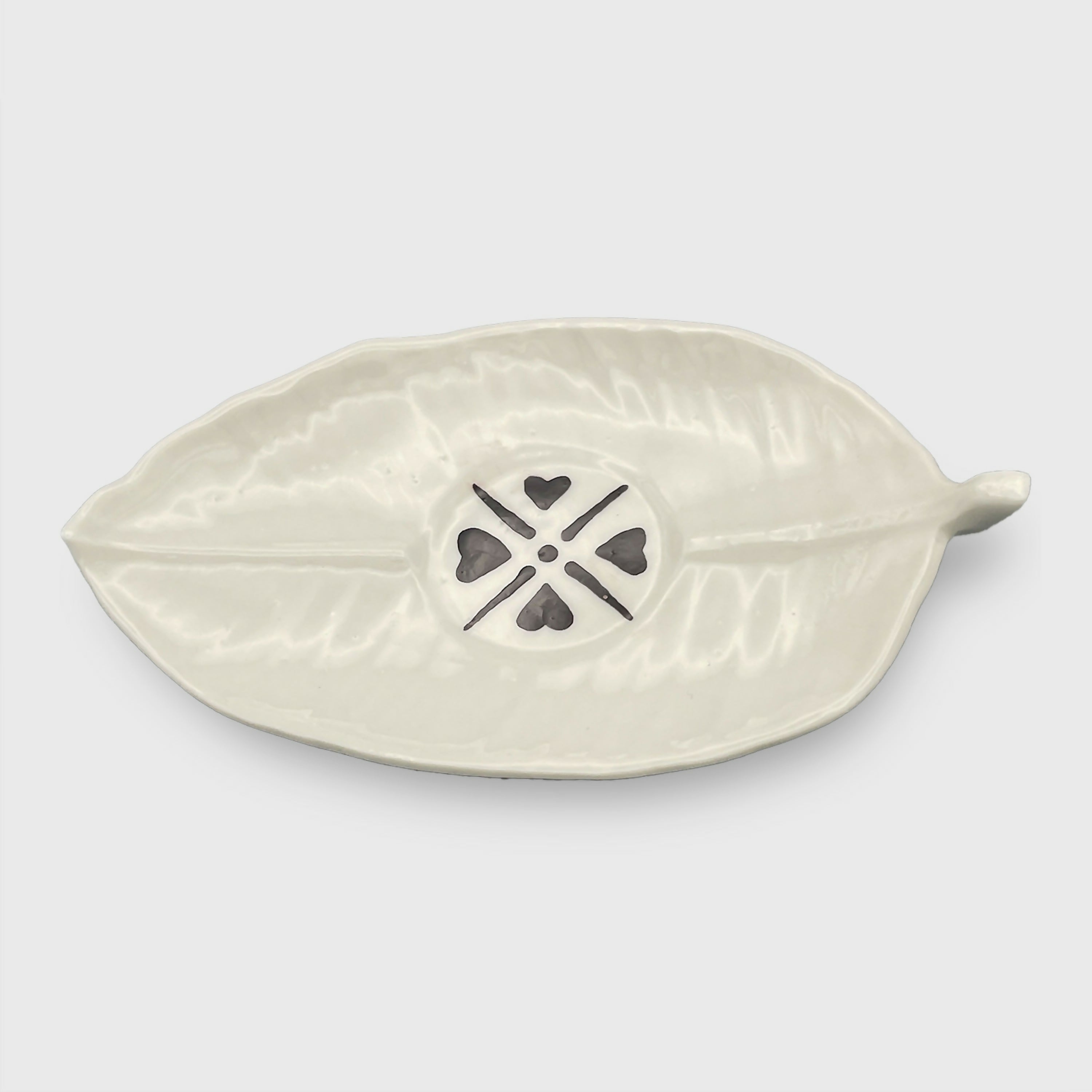 Petit Cœur soucoupe feuille 6 - Service Parapluie - serena ilari copie | EMPREINTES Paris