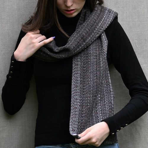 echarpe_gris_ardoise_creation_tissages_francois_vieillard copie | EMPREINTES Paris - EMPREINTES Paris