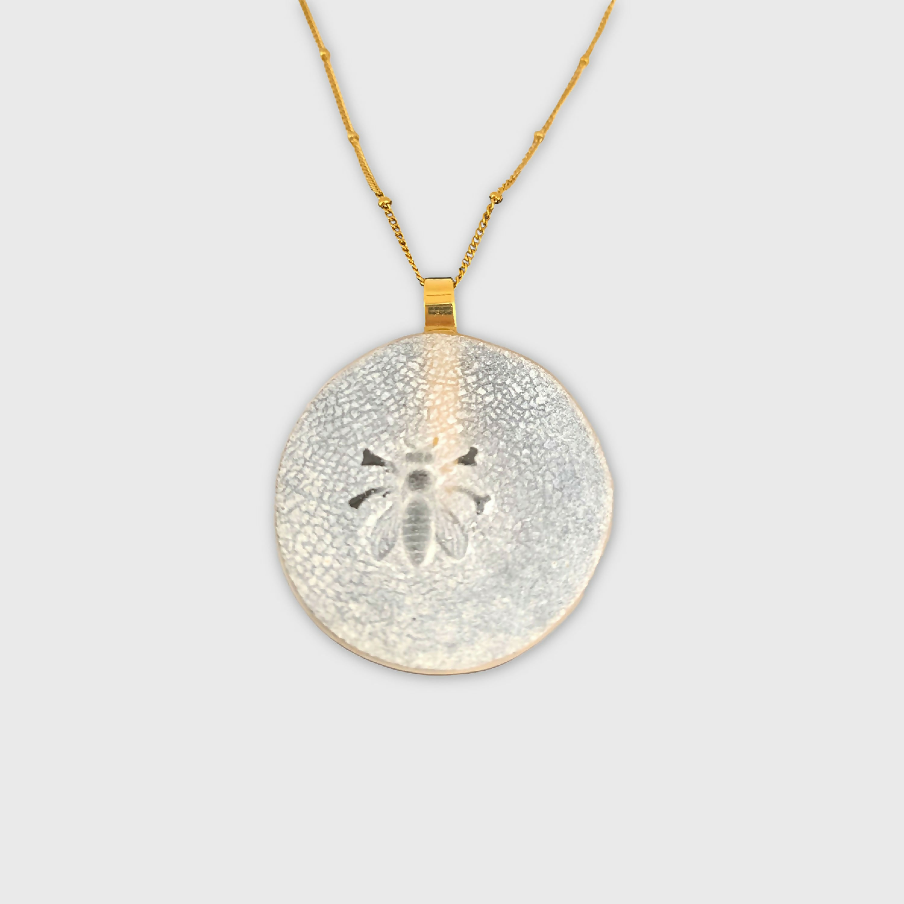 abeille, insecte, bijou symbolique, ethnique, romantique, amoureux, collier pour femme, idées cadeaux pour elle, saint Valentin, piece unique, bijoux doré, tour de cou, pate de verre, cristal | EMPREINTES Paris