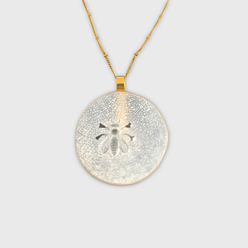 abeille, insecte, bijou symbolique, ethnique, romantique, amoureux, collier pour femme, idées cadeaux pour elle, saint Valentin, piece unique, bijoux doré, tour de cou, pate de verre, cristal | EMPREINTES Paris - EMPREINTES Paris