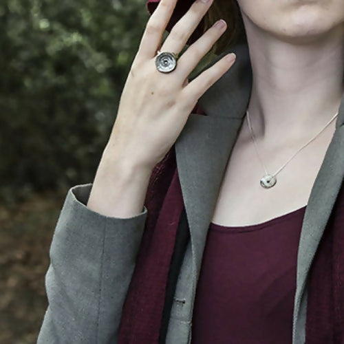 Bague en argent massif, Motif rondelle de bois | EMPREINTES Paris - EMPREINTES Paris