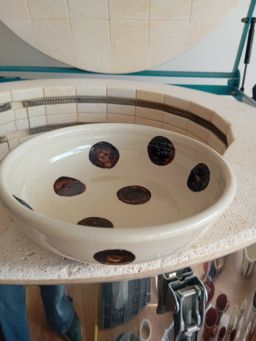 assiette_creuse_pois_bruns_georgie_blin_ceramiste copie | EMPREINTES Paris - EMPREINTES Paris