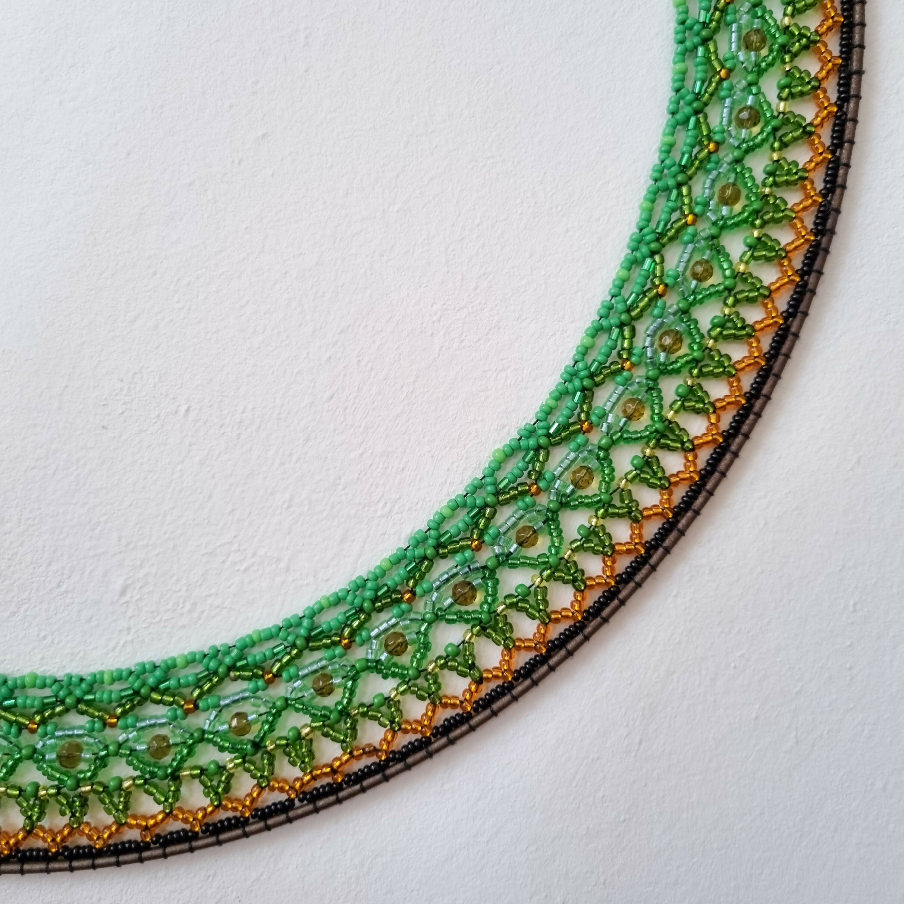 Origine - Bijou de mur en tissage perlé vert | EMPREINTES Paris