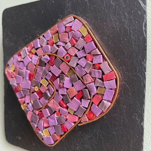 tableau_mosaique_violet_sur_ardoise_mini_musea_mosaique copie | EMPREINTES Paris - EMPREINTES Paris
