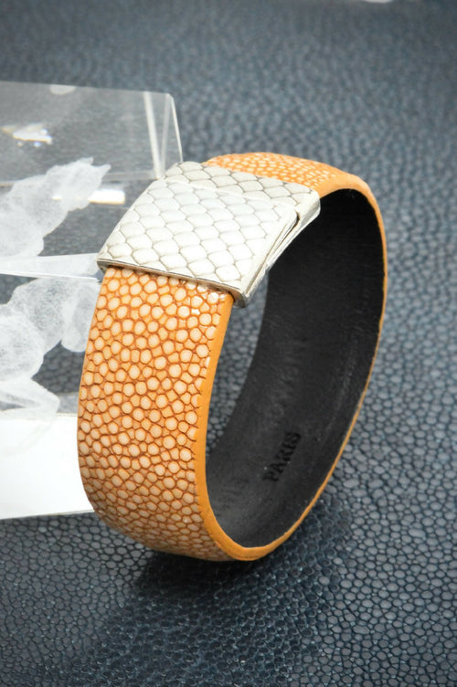 diN39LeCy9 | EMPREINTES Paris - EMPREINTES Paris