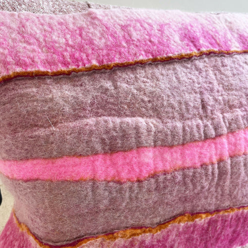 coussin_collection_strates_roses_iv_accords_feutres copie | EMPREINTES Paris - EMPREINTES Paris