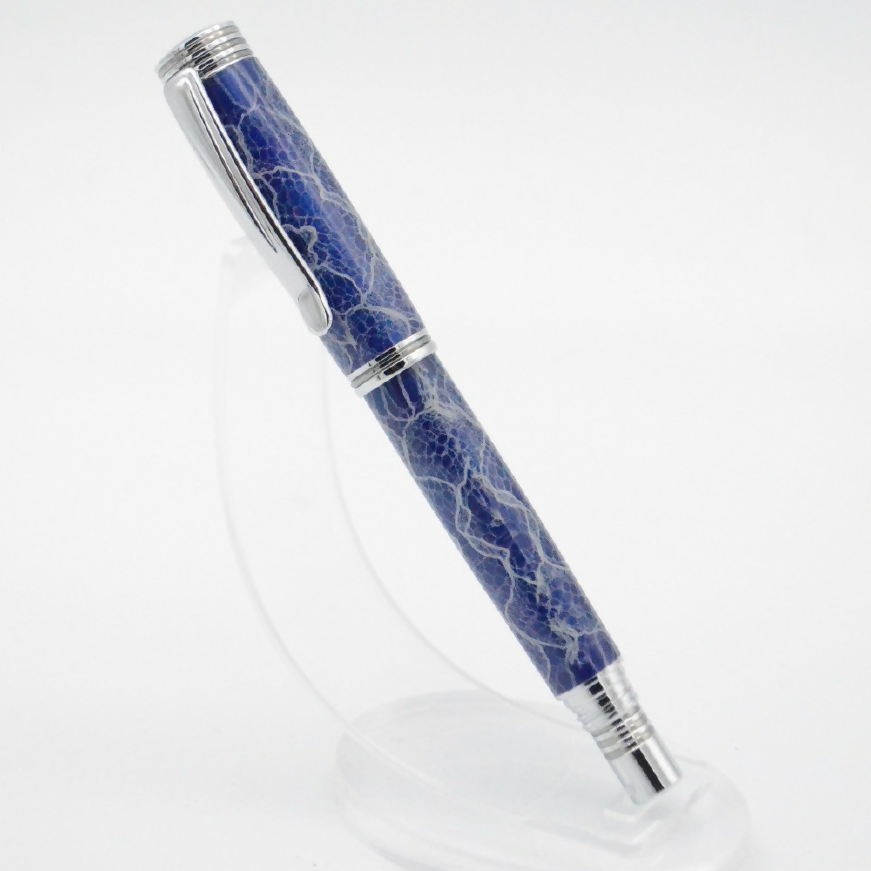 stylo_plume_en_dentelle_de_calais_caudry_i006_benjamin_pamart copie | EMPREINTES Paris