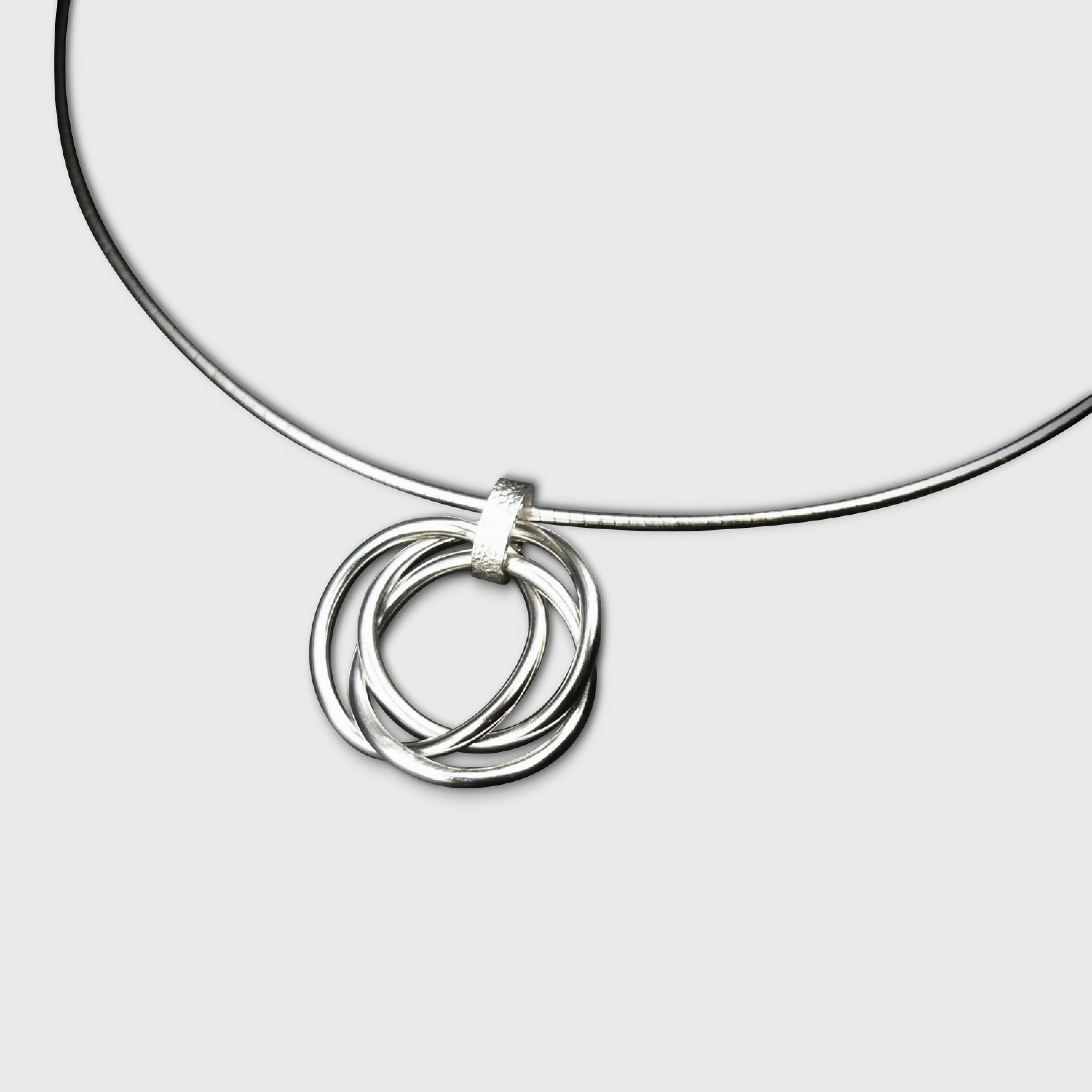 Collier Anneaux de Borromée chaîne rigide | EMPREINTES Paris