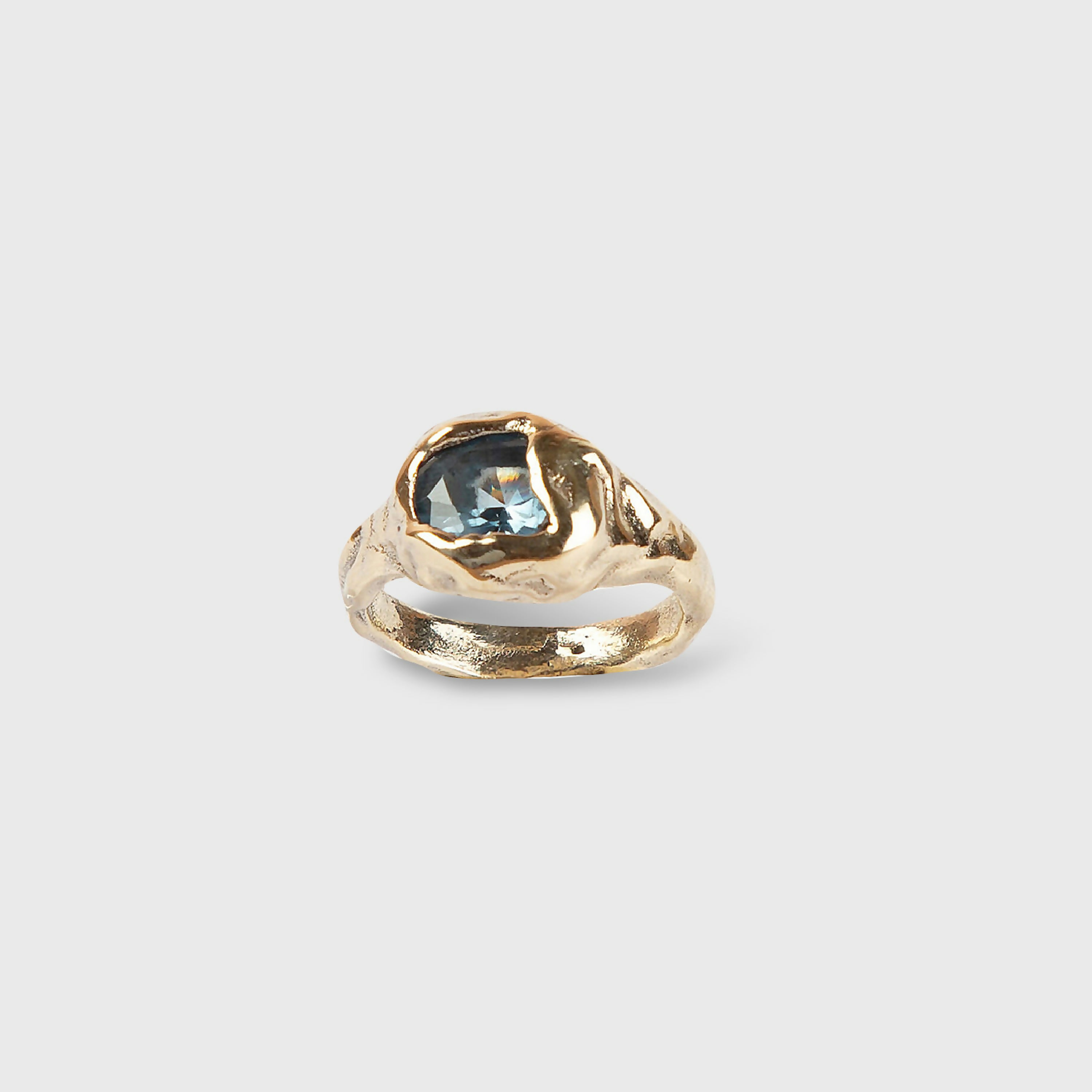 bague_en_bronze_sertie_dun_spinelle_bleue_ovale_organic_ceciluna copie | EMPREINTES Paris
