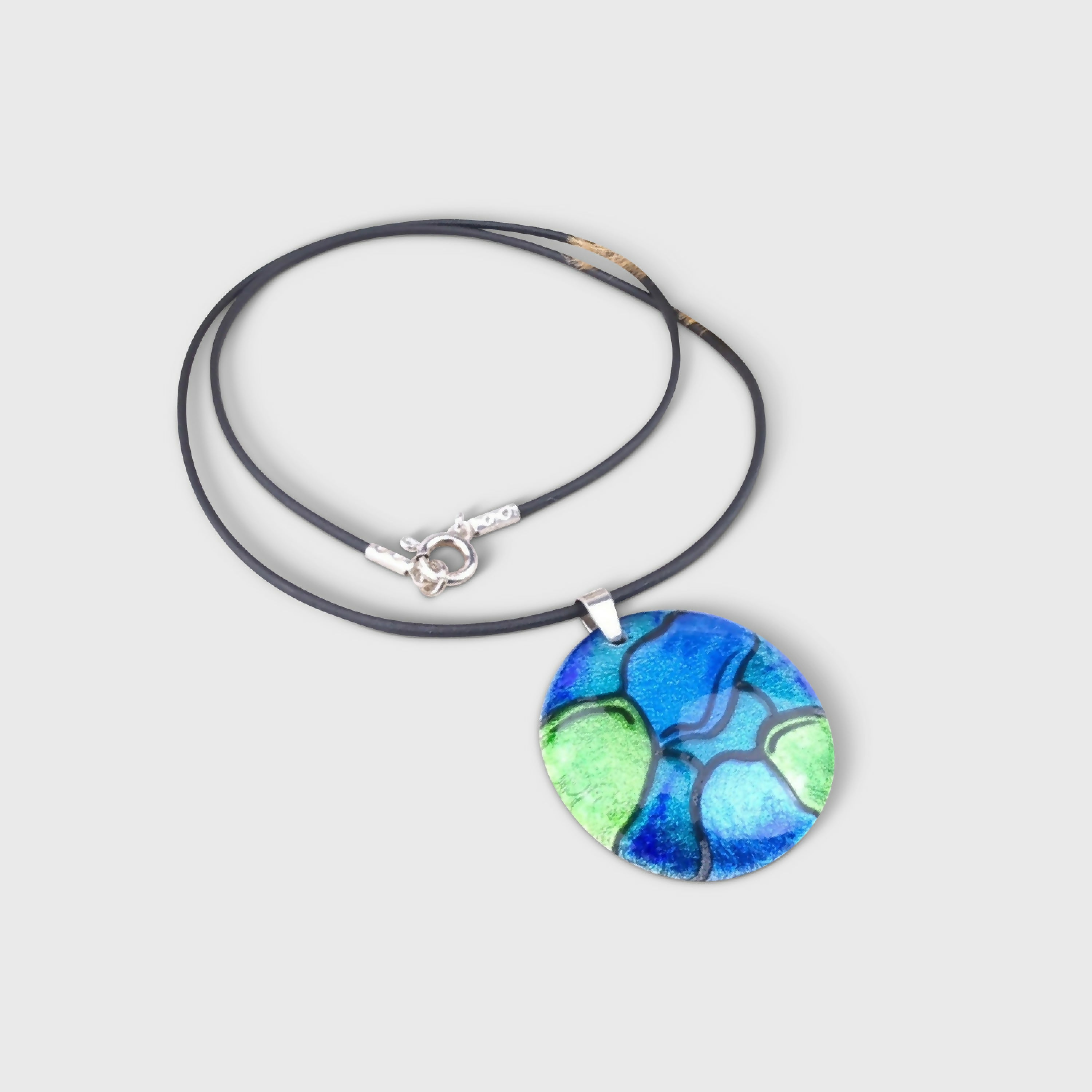 Collier en émail sur paillon d