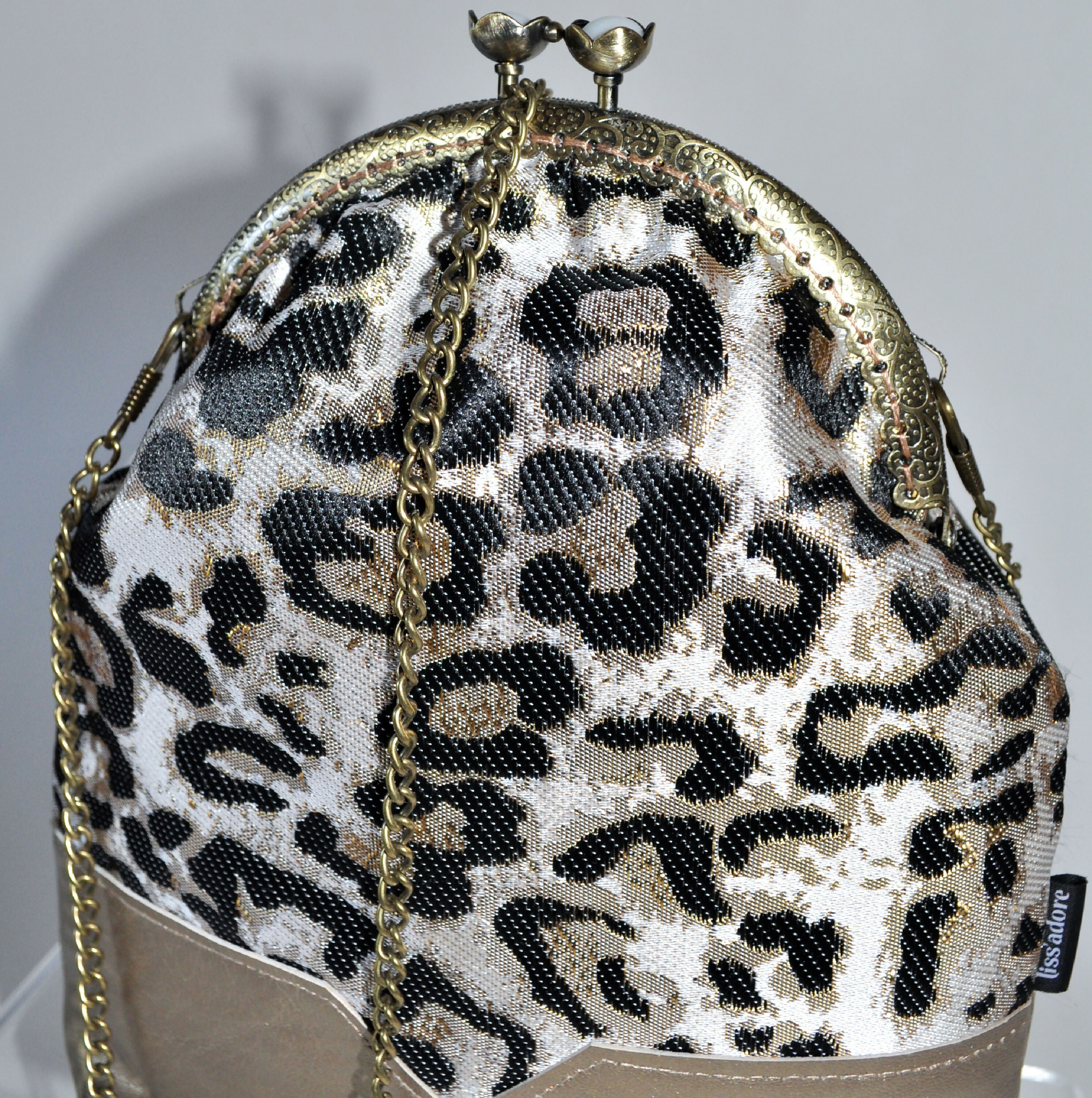 r36hweCV0J | EMPREINTES Paris