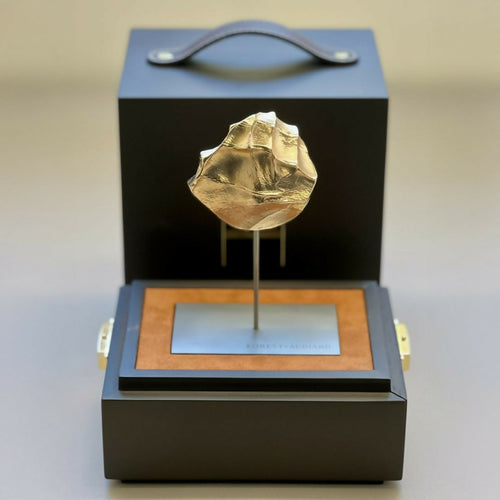 Sculpture L'Etreinte en bronze doré or jaune (24 carats) | EMPREINTES Paris - EMPREINTES Paris