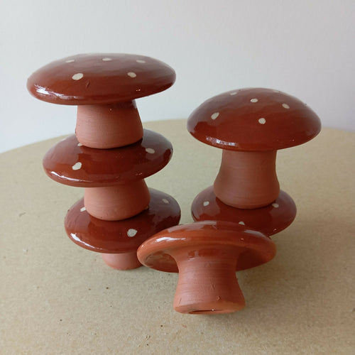 petit_champignon_decoratif_en_faience_rouge_georgie_blin_ceramiste copie | EMPREINTES Paris - EMPREINTES Paris