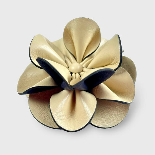 floraison_n°1_—_broche_creme_and_bleu_minuit_la_floraquiniere copie | EMPREINTES Paris - EMPREINTES Paris