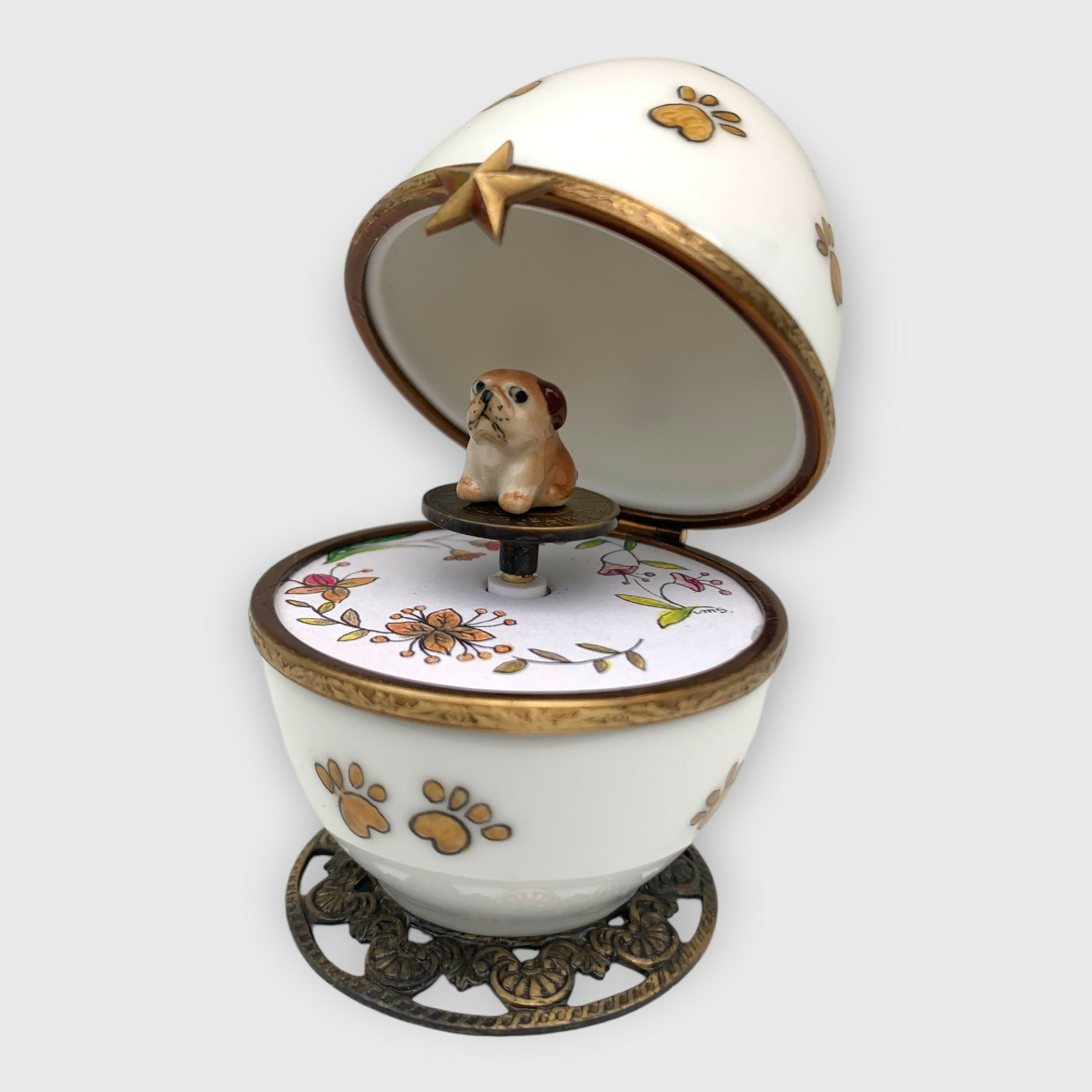 Chien musical bouledogue2 | EMPREINTES Paris