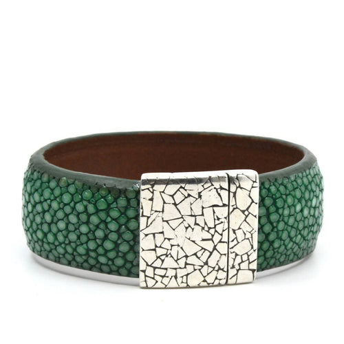 manchette_en_galuchat_vert_emeraude_fermoir_terra_sylvie_zarnowski copie | EMPREINTES Paris - EMPREINTES Paris