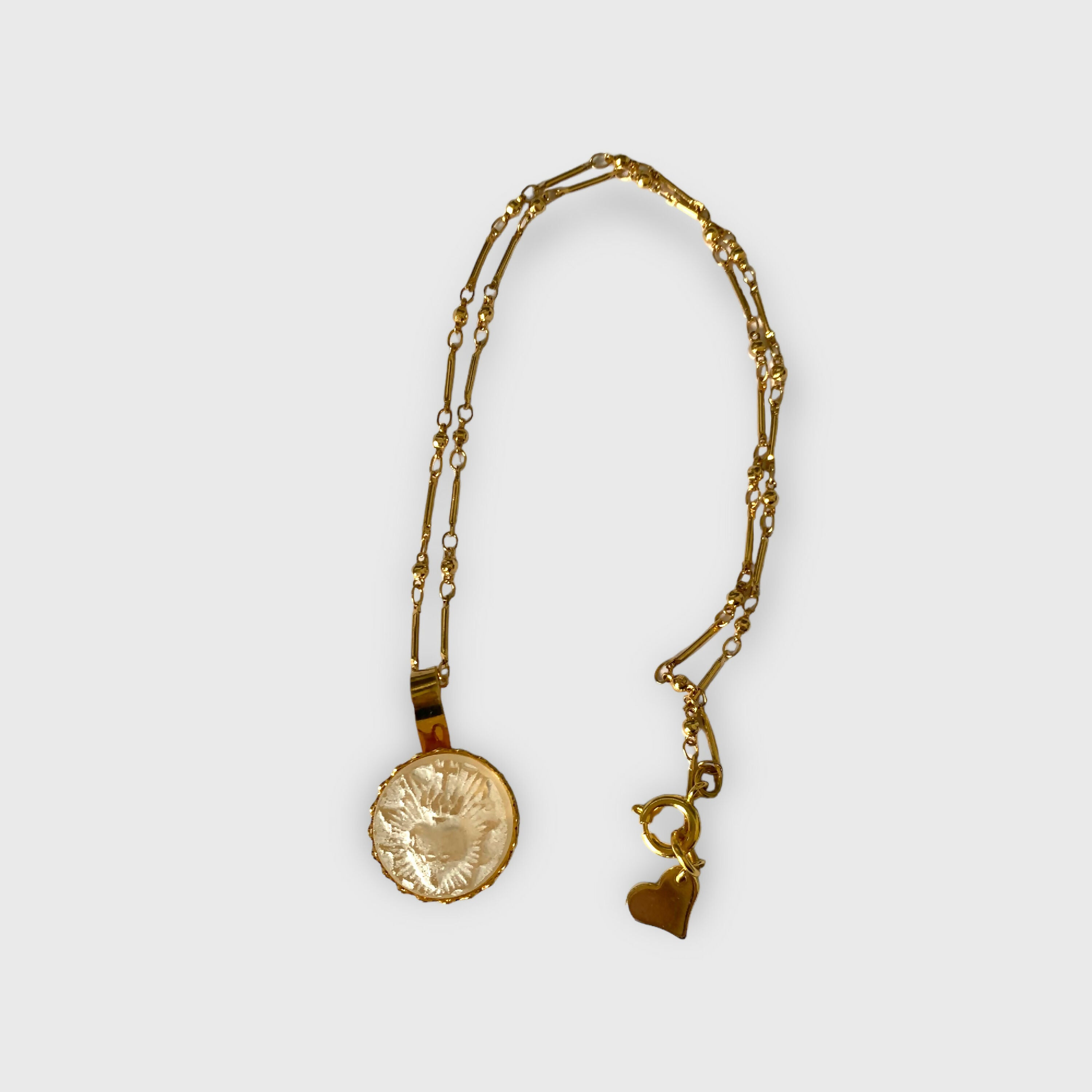 coeur sacré, bijou symbolique, ethnique, romantique, amoureux, collier pour femme, art déco, art nouveau, idées cadeaux pour elle, saint Valentin, piece unique, bijoux doré, tour de cou, pate de verre, cristal | EMPREINTES Paris