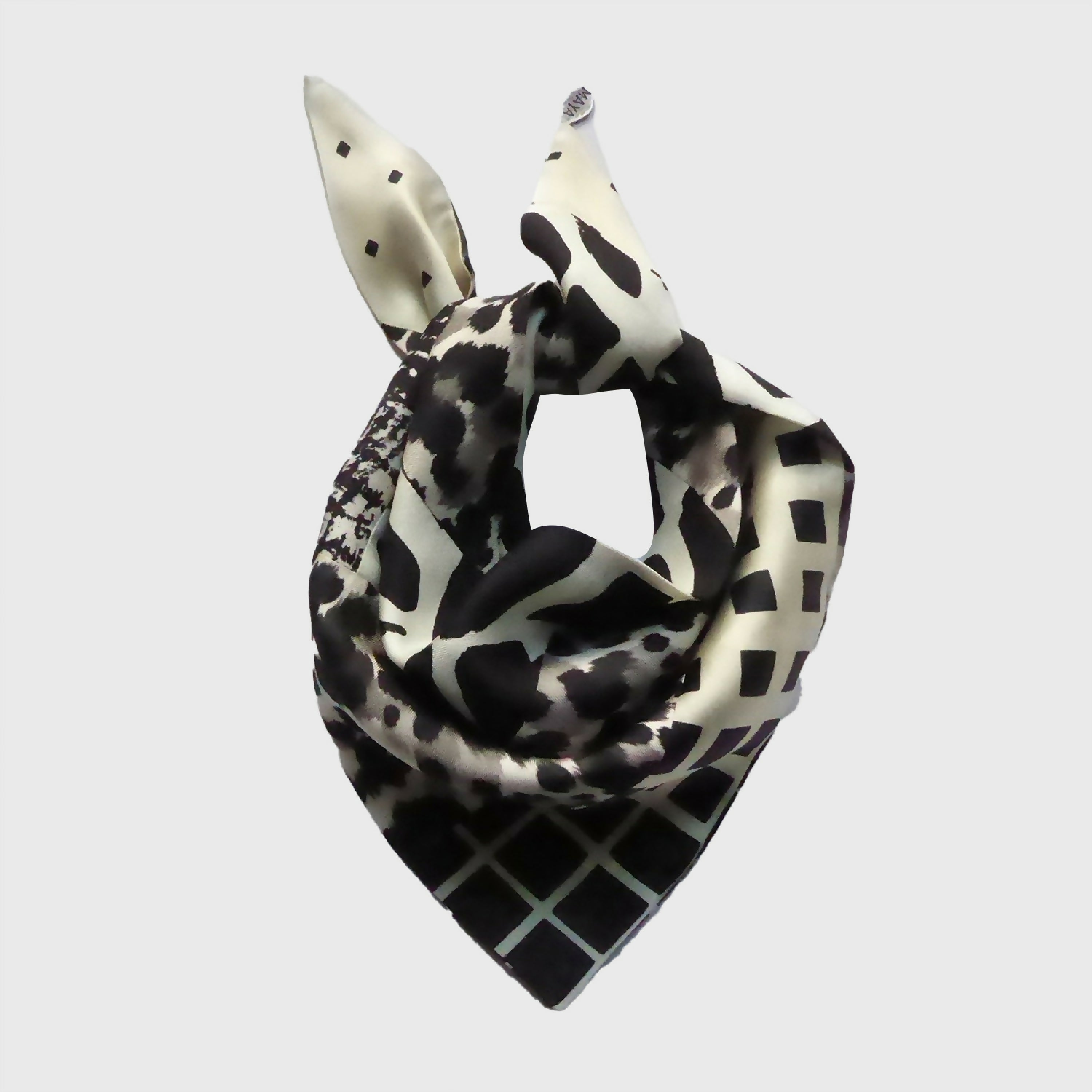 Foulard pointe soie- Ethno chic noir blanc | EMPREINTES Paris