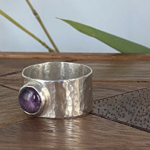 bague_bandeau_en_argent_massif_cabochon_en_amethyste_serti_clos_artyssia2 copie | EMPREINTES Paris - EMPREINTES Paris