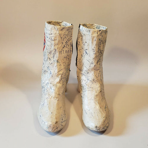sculpture_papier_boots_blanches_zippees_laurence_lehel copie | EMPREINTES Paris - EMPREINTES Paris