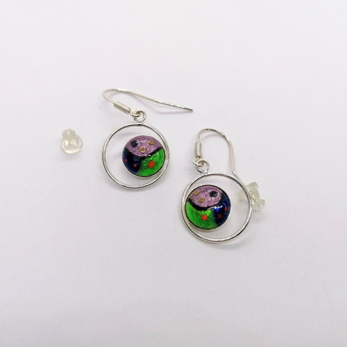 Boucles d'oreilles en émail sur feuille d'argent bleu, vert, mauve | EMPREINTES Paris - EMPREINTES Paris